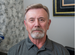 Why Should I Get A Non-Surgical Hair Replacement System? 1 an with Non-Surgical Hair Replacement System